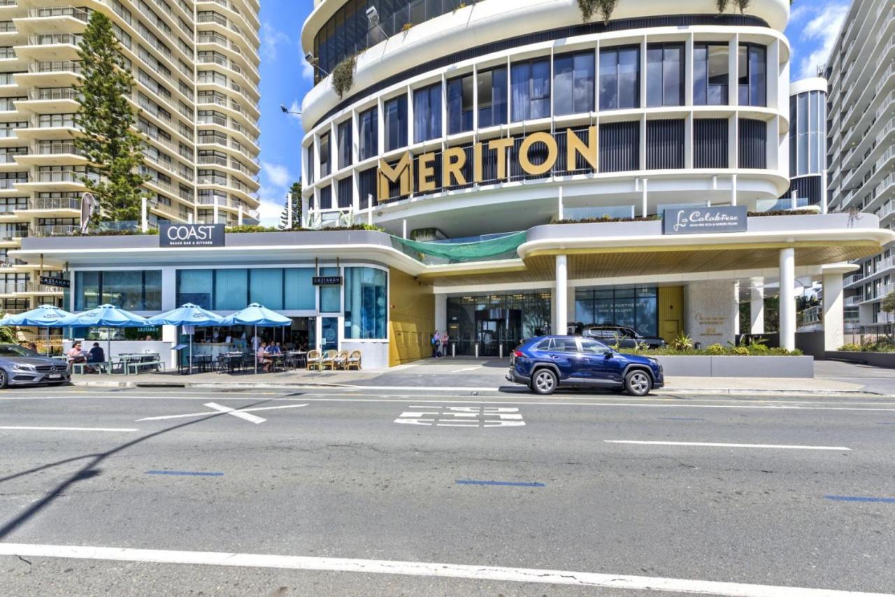 The Seabreeze - Beachfront 67F Sunset 2 Bedroom Skyhome with Netflix & Pool