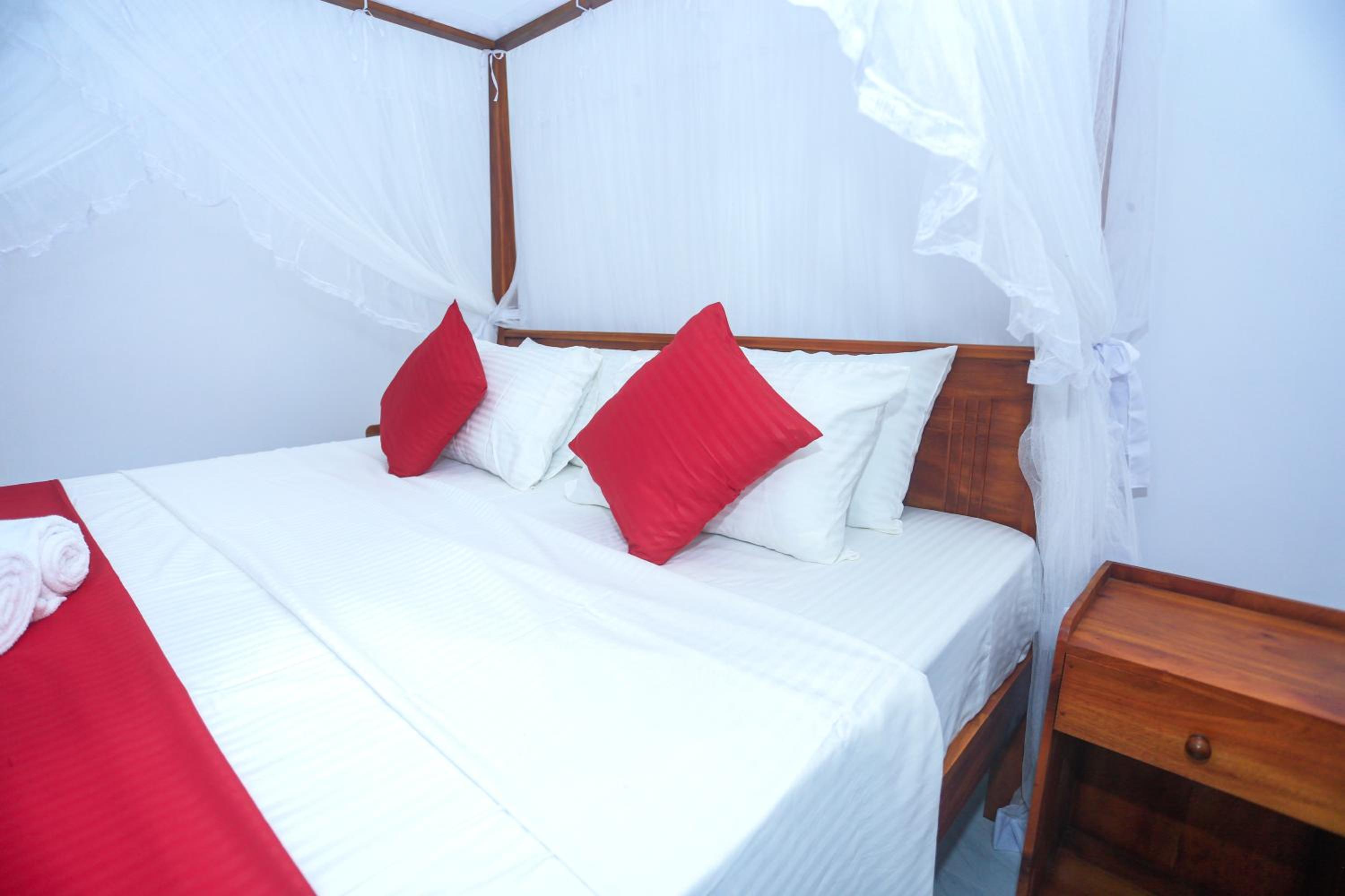 Life House Unawatuna