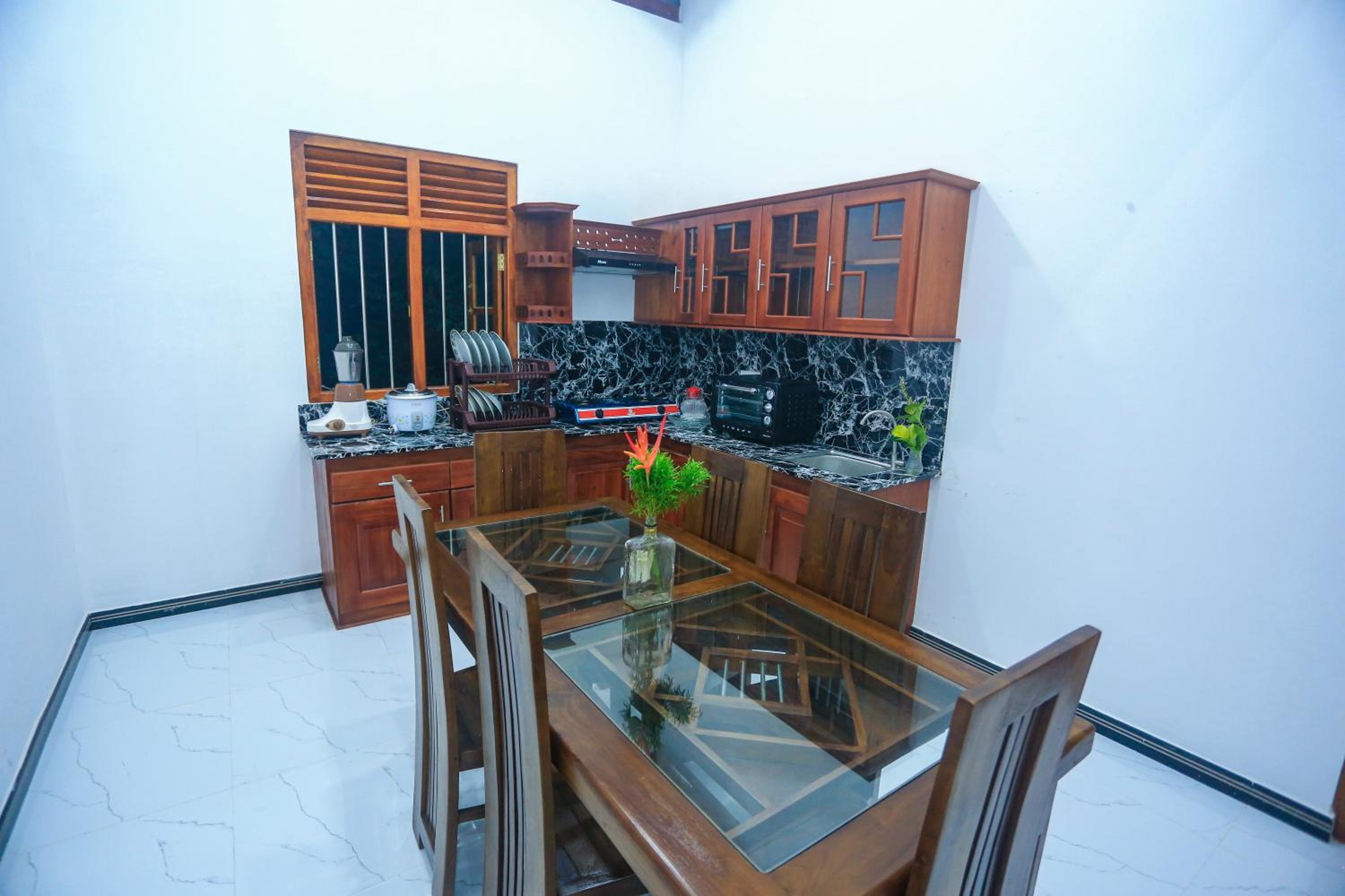 Life House Unawatuna