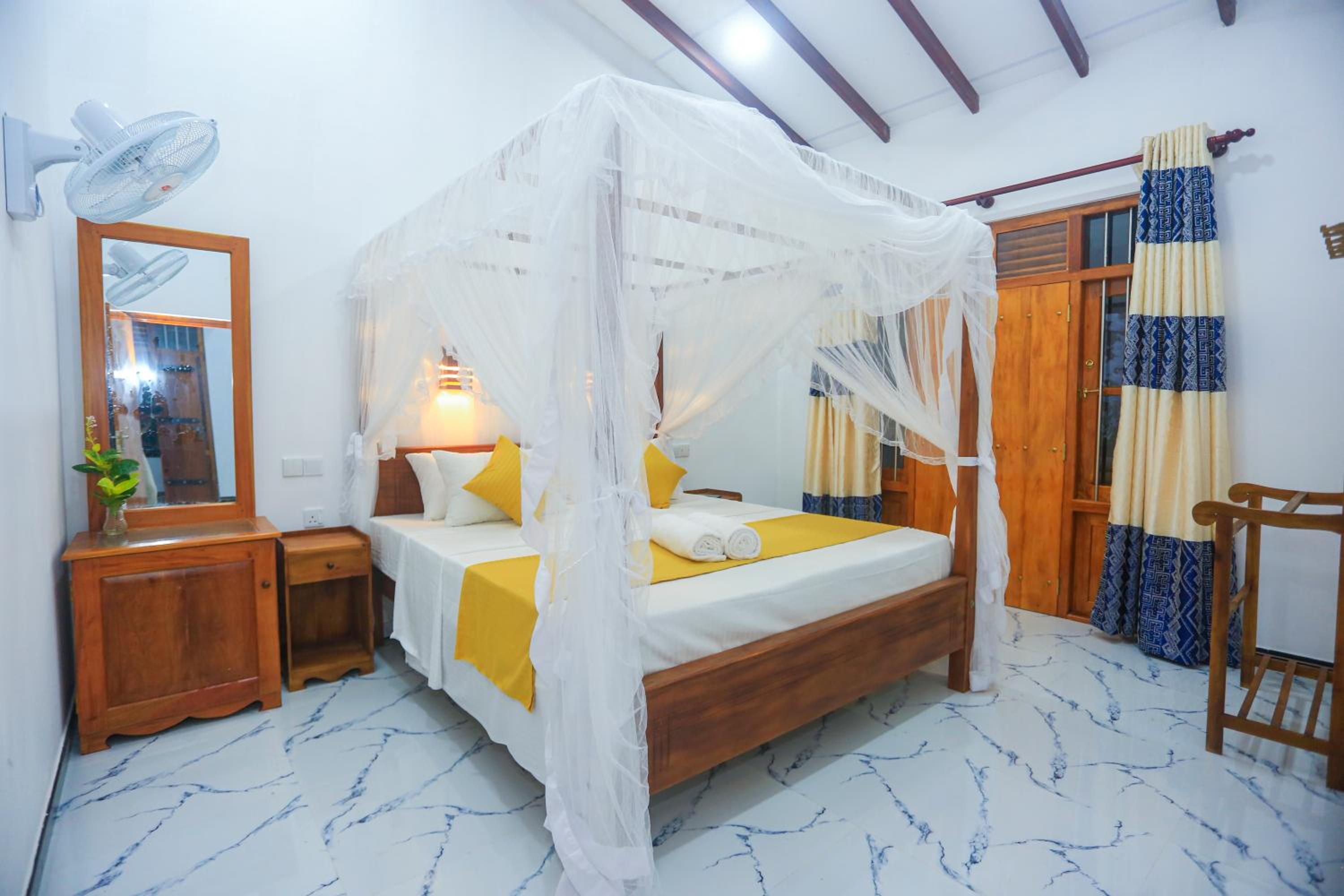 Life House Unawatuna