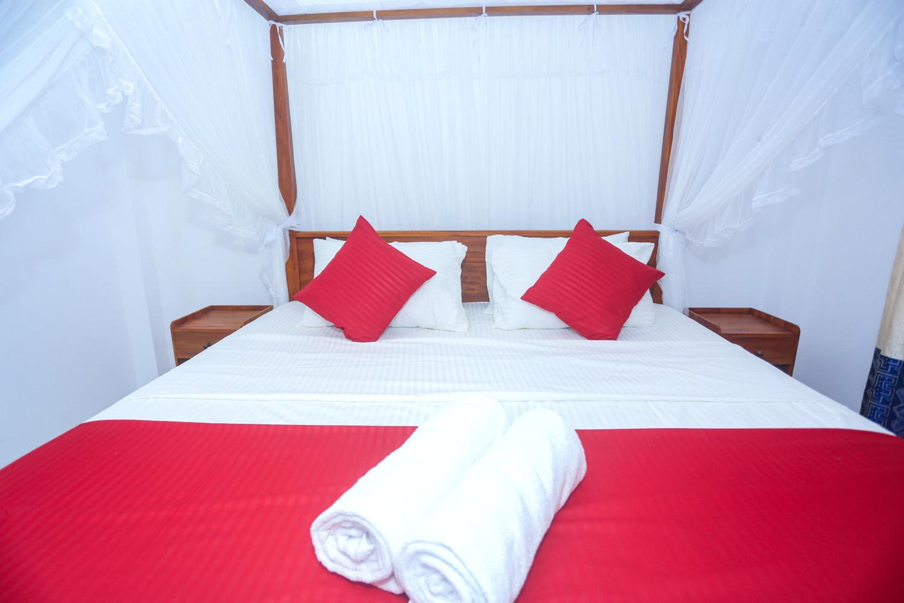 Life House Unawatuna