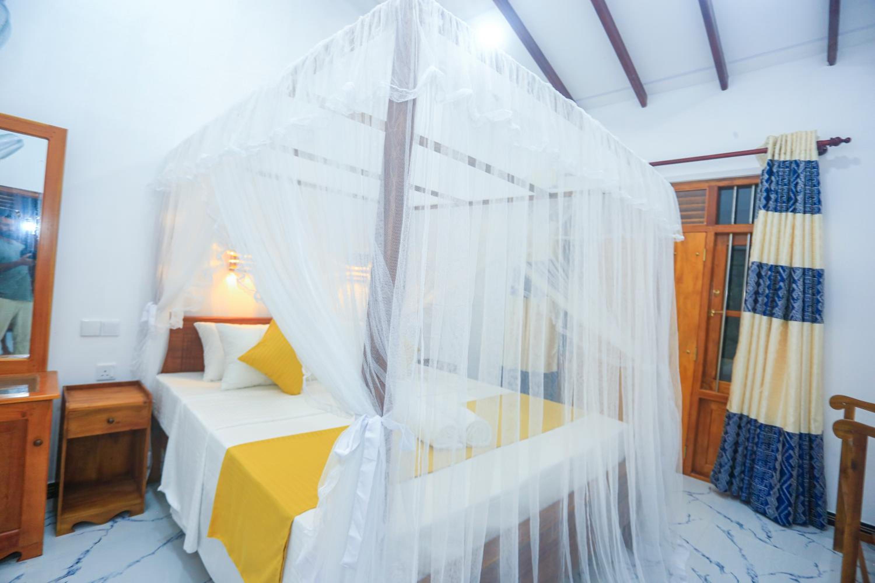 Life House Unawatuna