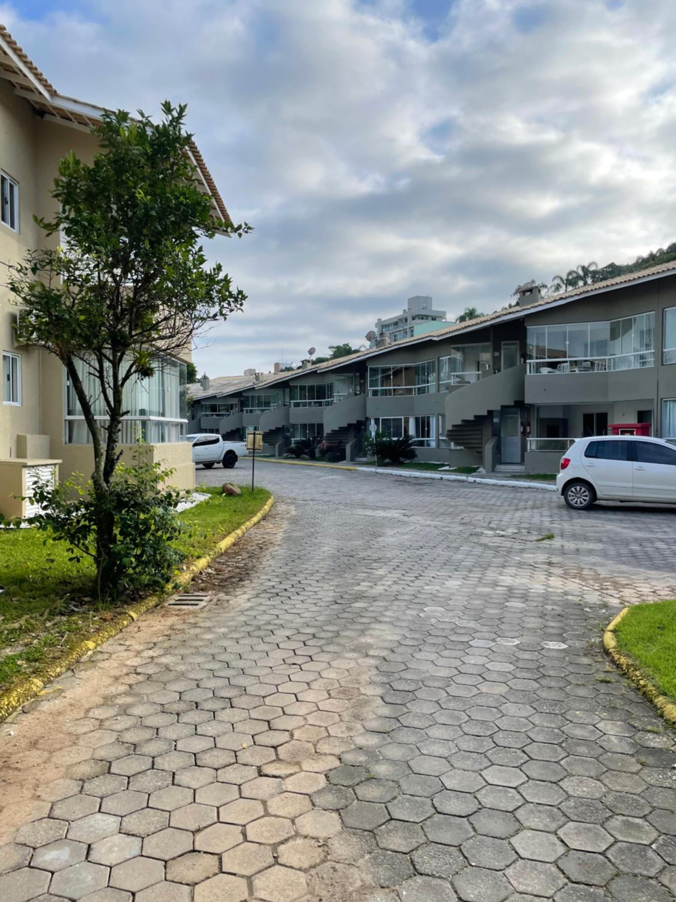 Lindo Apto com suíte perto da praia, no centro de Bombinhas