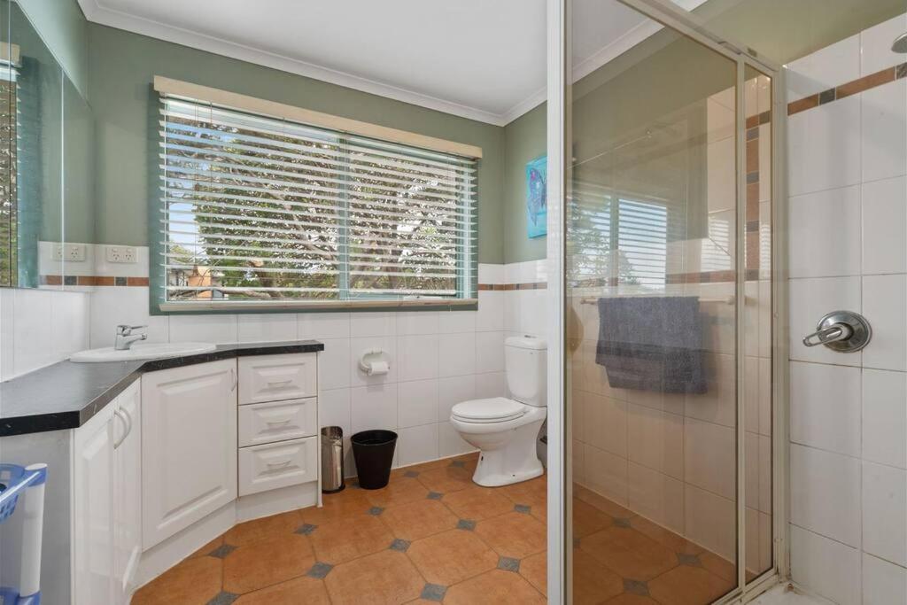 6 Bedrooms 11 Beds with Spacious City Park Views and Beach