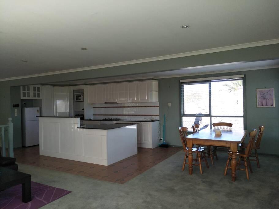 6 Bedrooms 11 Beds with Spacious City Park Views and Beach