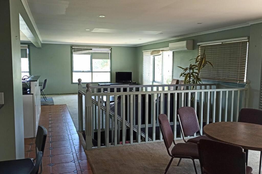 6 Bedrooms 11 Beds with Spacious City Park Views and Beach