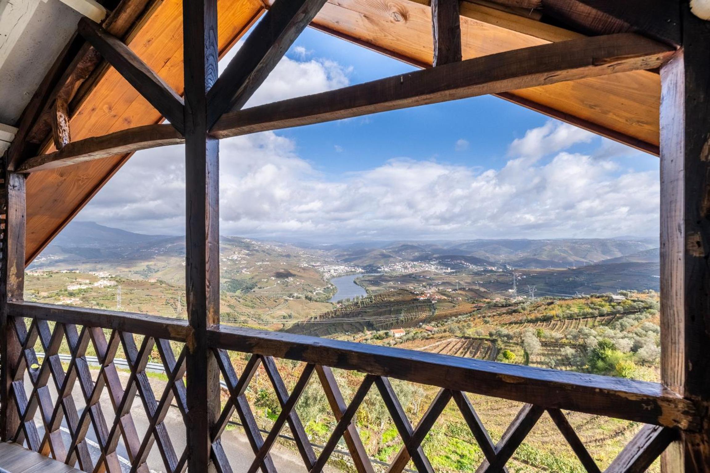 Casa da Ursa by LovelyStay