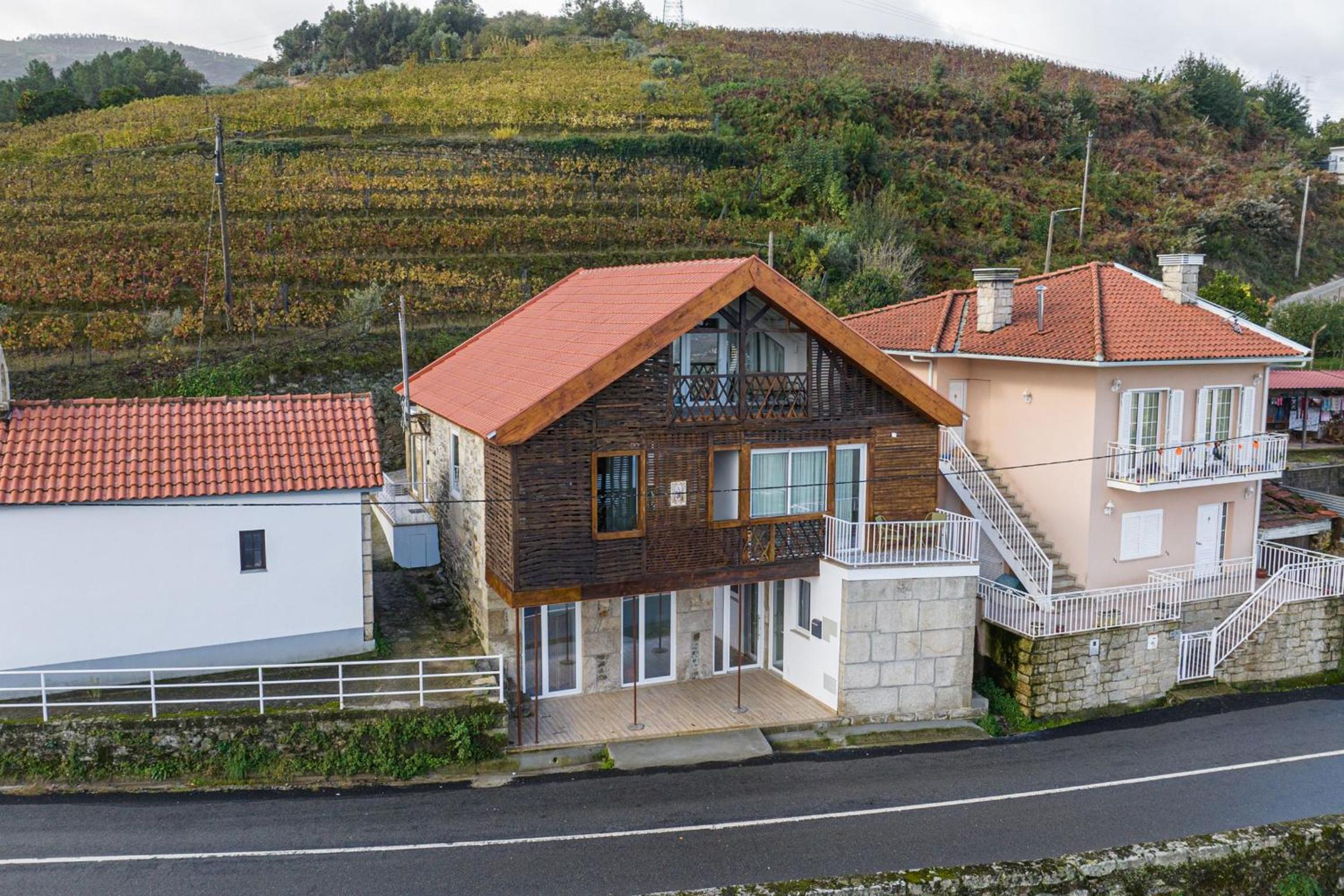 Casa da Ursa by LovelyStay