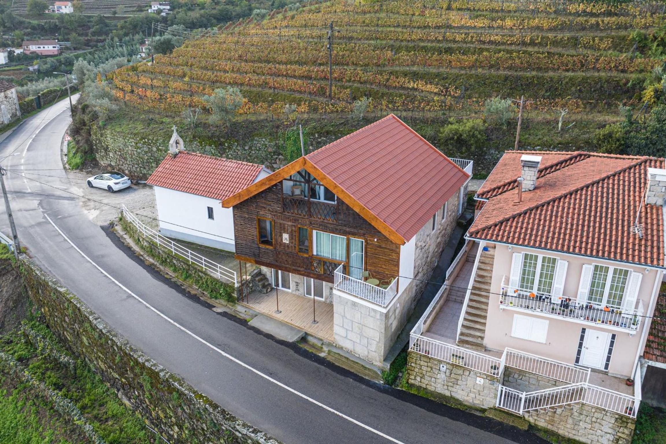 Casa da Ursa by LovelyStay