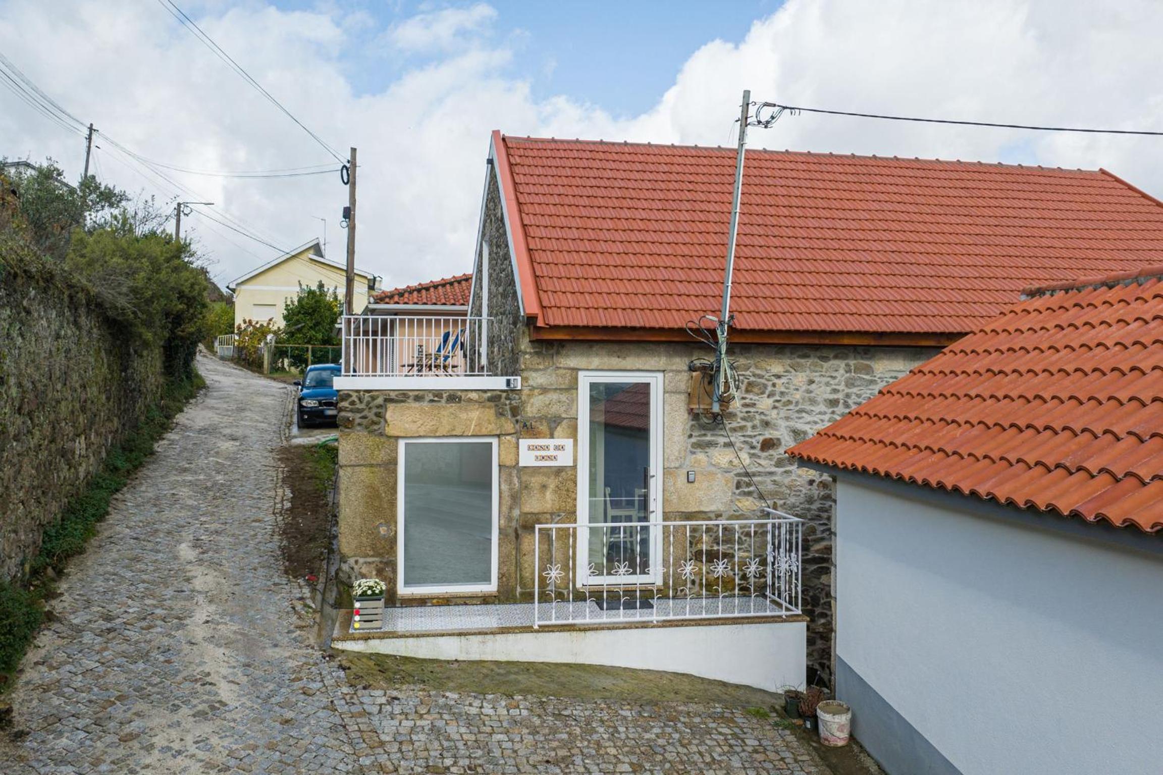 Casa da Ursa by LovelyStay