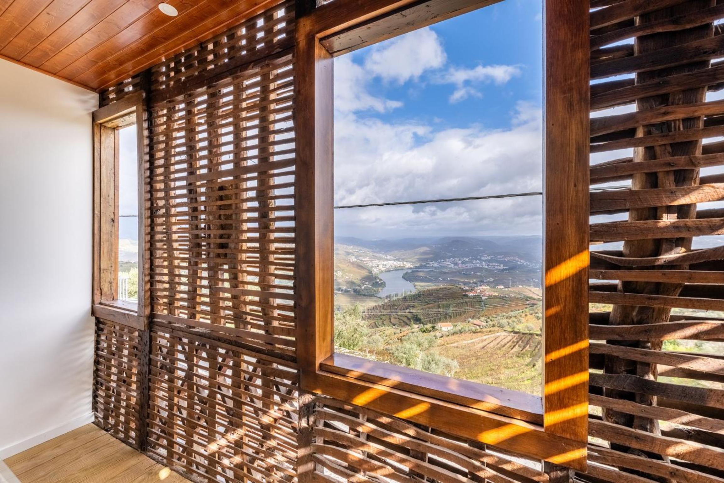 Casa da Ursa by LovelyStay
