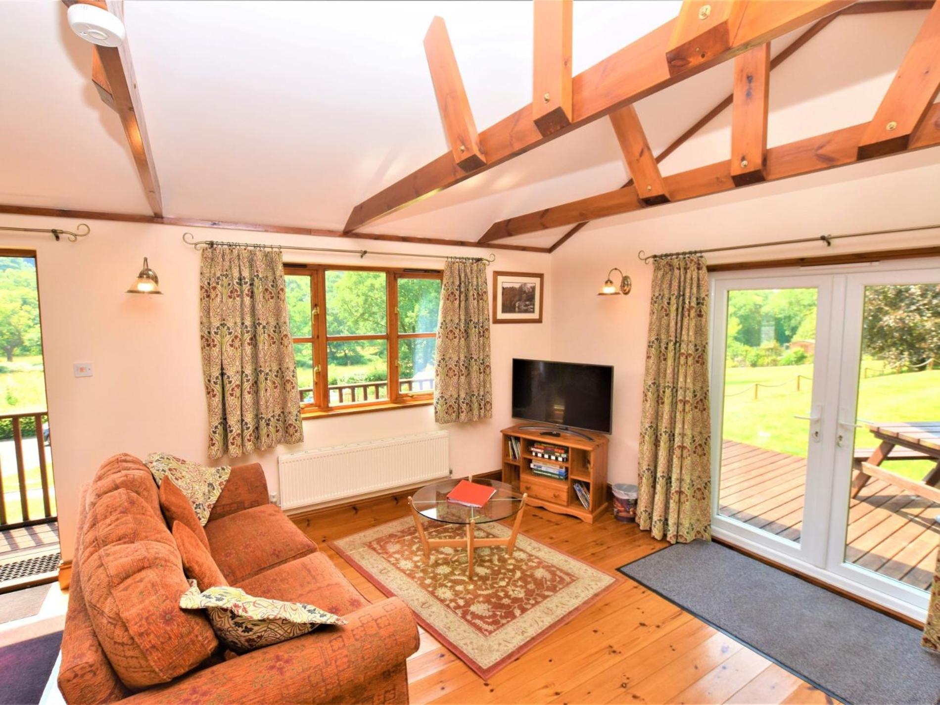 1 Bed in Liskeard oc-nutha view 3