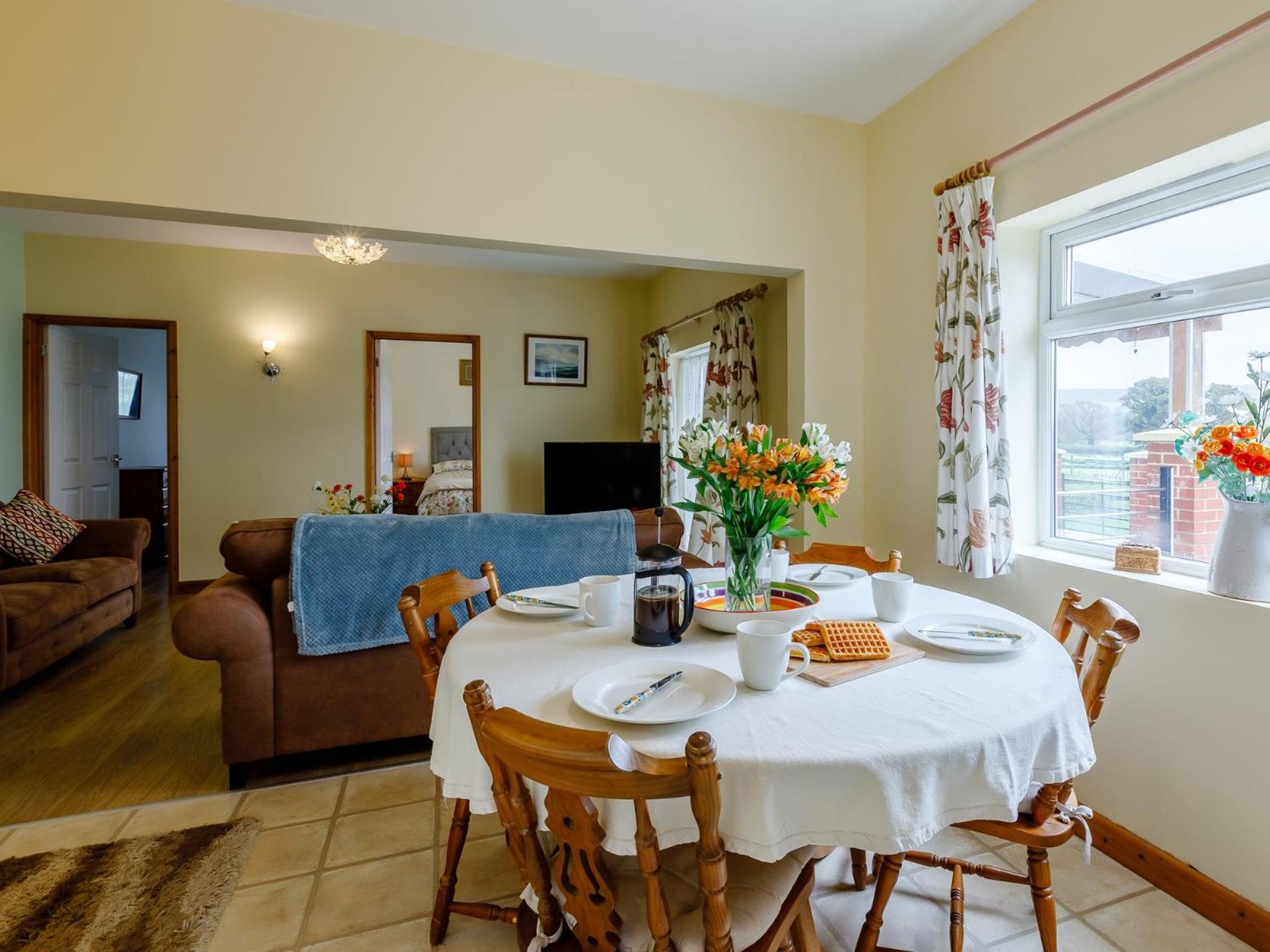 2 Bed in Ottery St Mary oc-lambs view 5