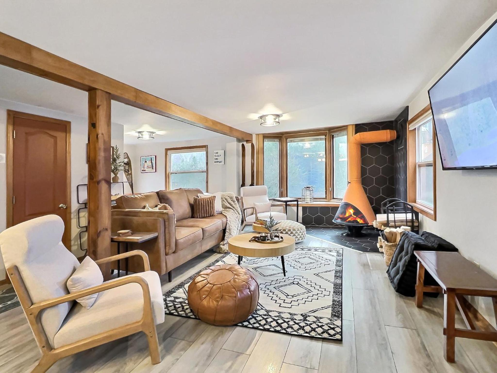 Maples Retreat - 2 Acres - Fireplace view 2