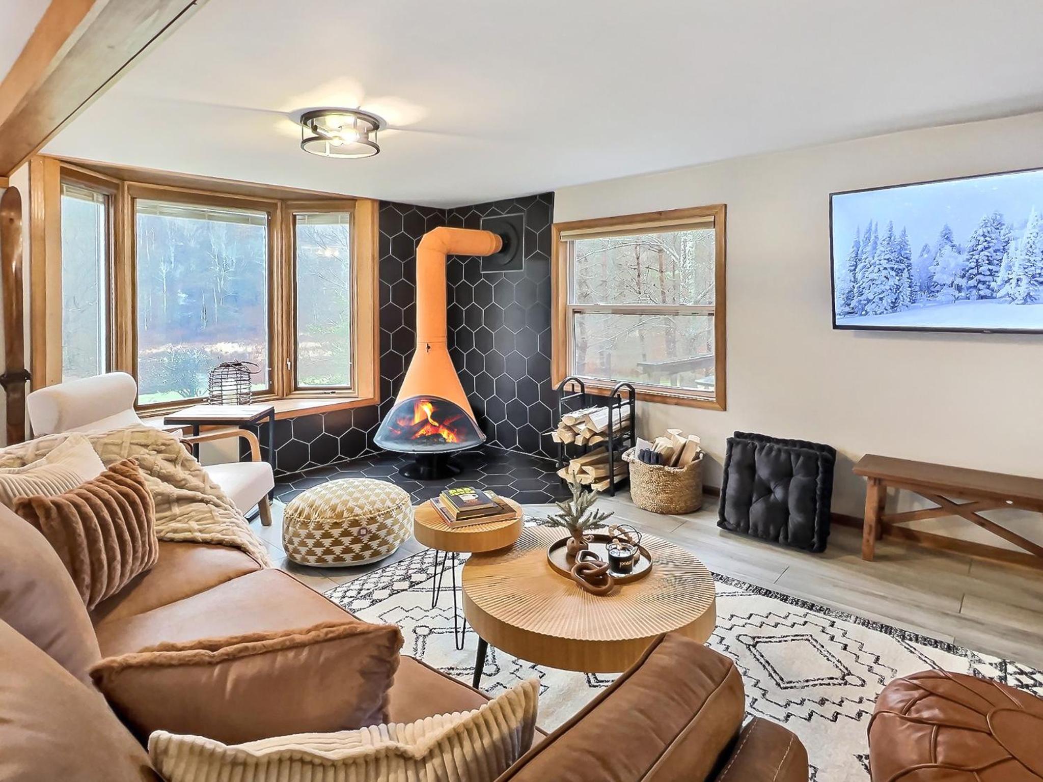 Maples Retreat - 2 Acres - Fireplace view 4