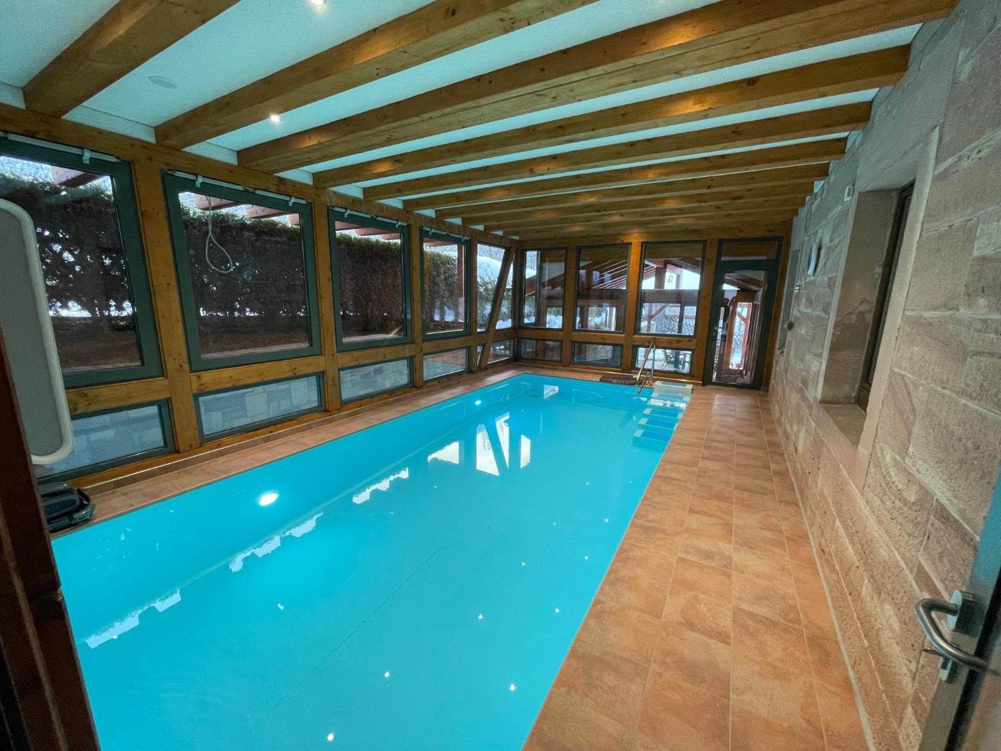 Auszeit im Wald - mit Schwimmbad!