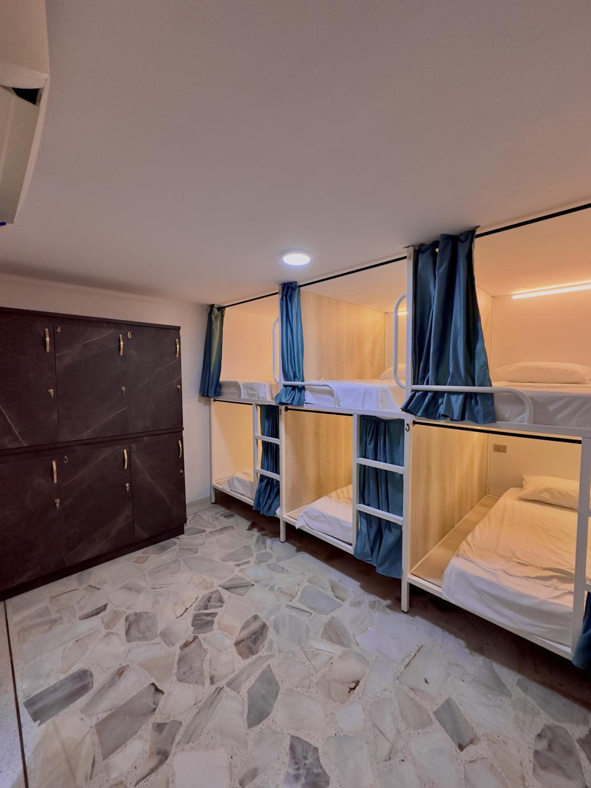 The View Hostel & Lounge