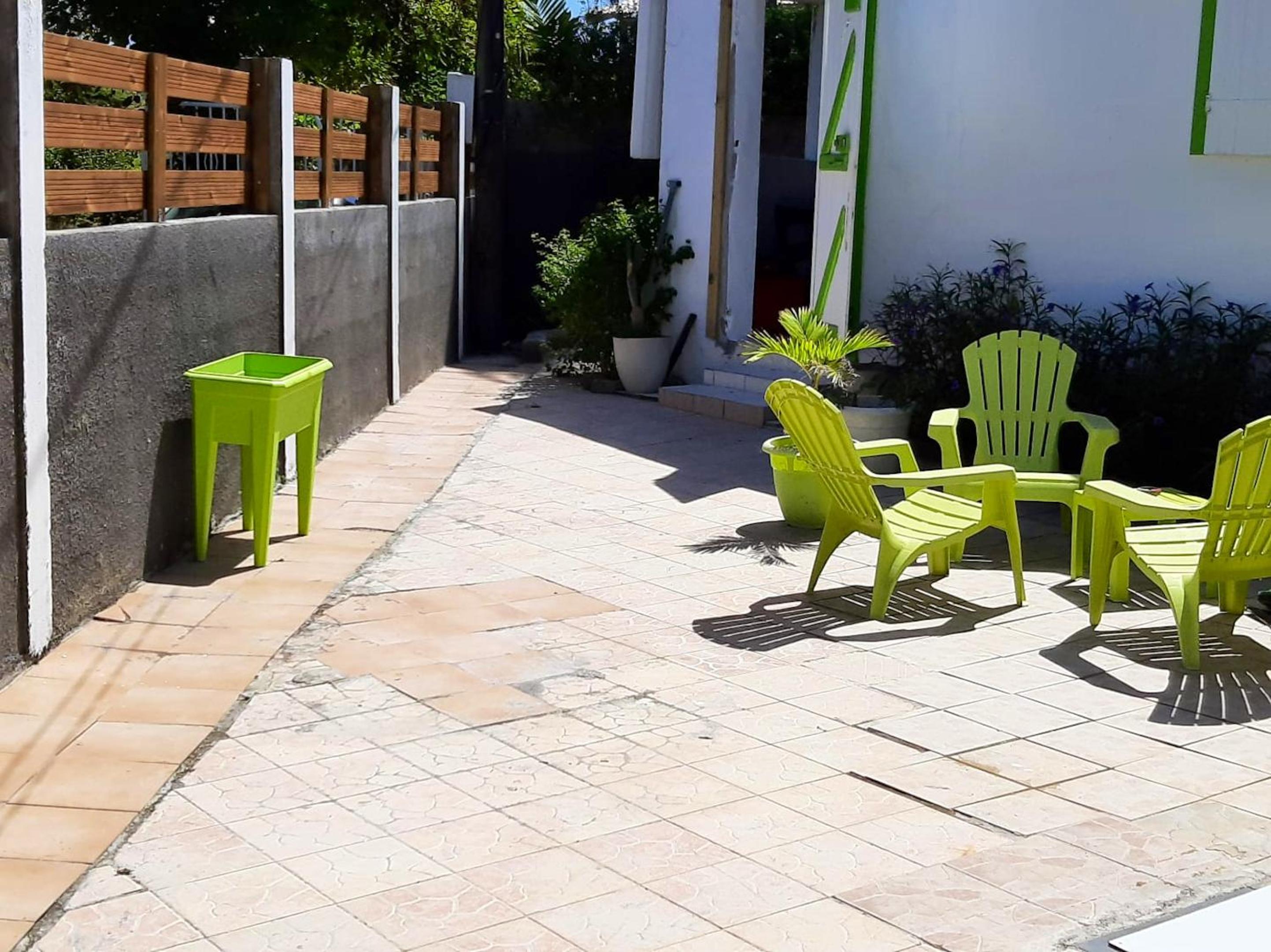 Maison accueillante a Saint Francois + jardin prive