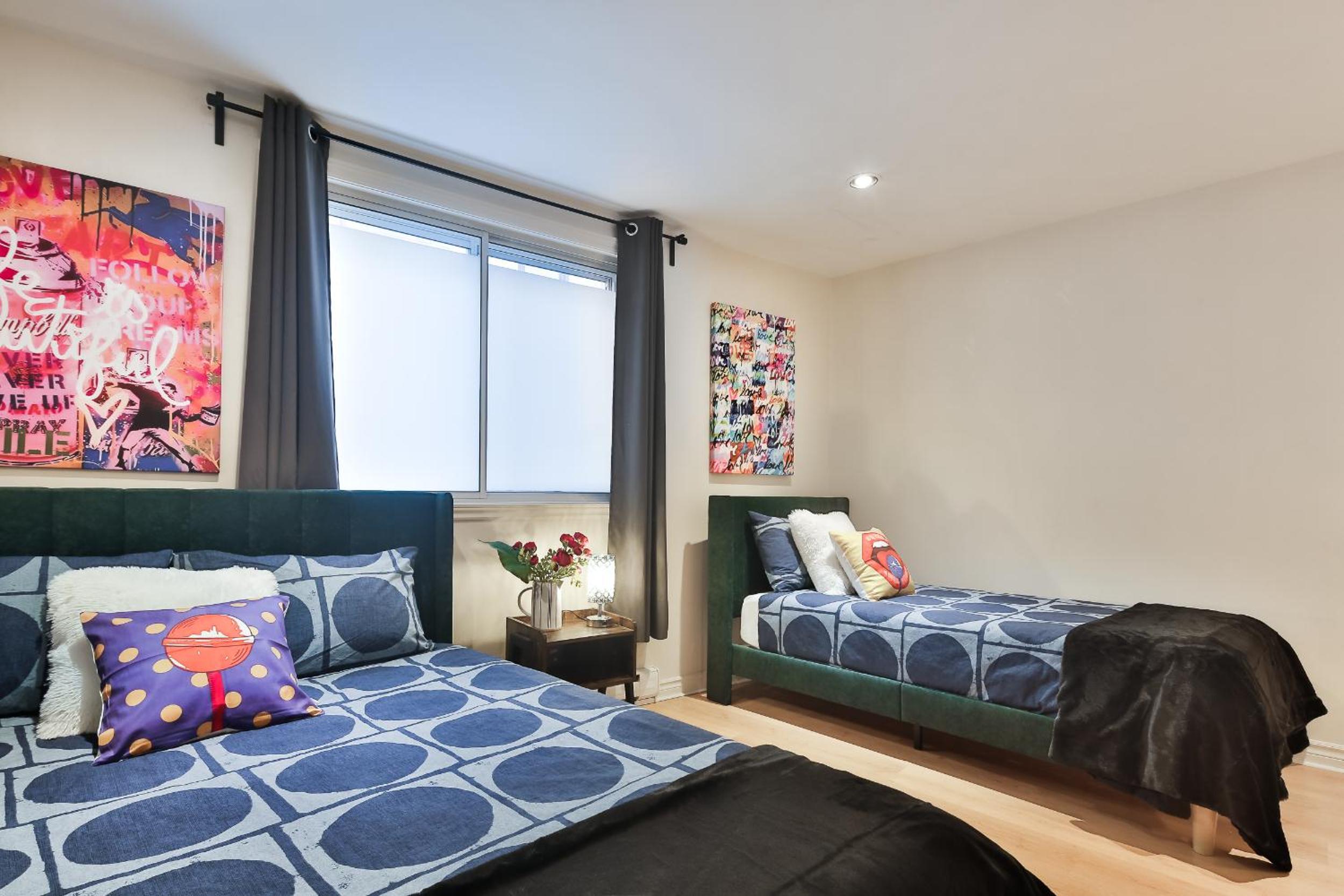 250 METERS to METRO BERRI UQAM - Spacious fully equipped APARTMENTS - 1 FREE PARKING per unit - in-unit Washer & Dryer - fully stocked KITCHEN - WORKSPACE 