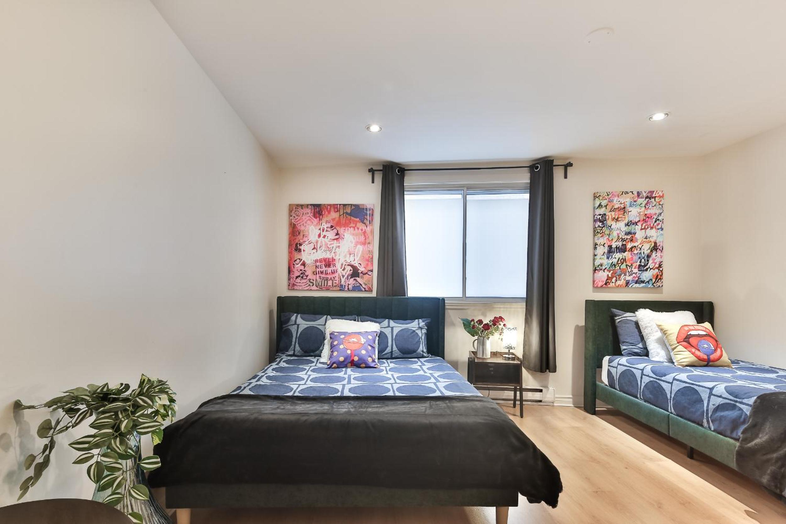 250 METERS to METRO BERRI UQAM - Spacious fully equipped APARTMENTS - 1 FREE PARKING per unit - in-unit Washer & Dryer - fully stocked KITCHEN - WORKSPACE 