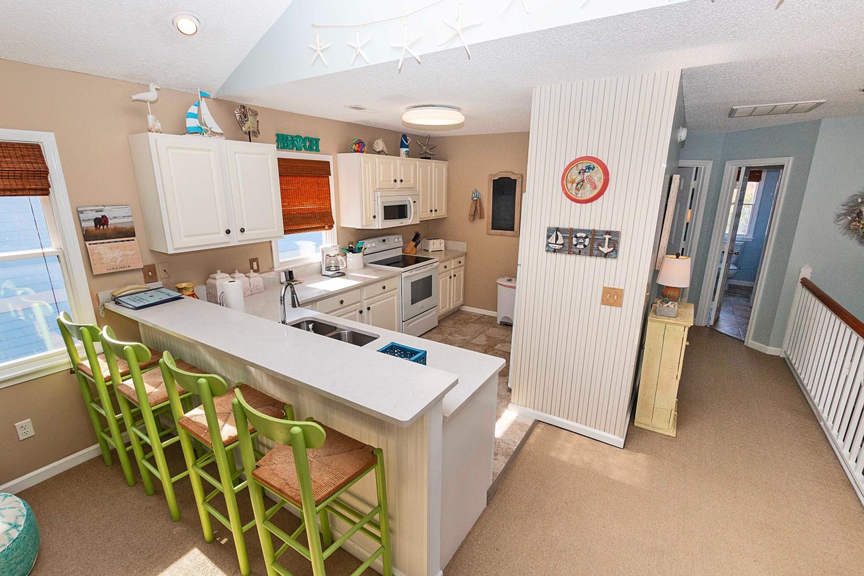 M11, Sandy Paws- Oceanside, Hot Tub, Community Amenities! view 2