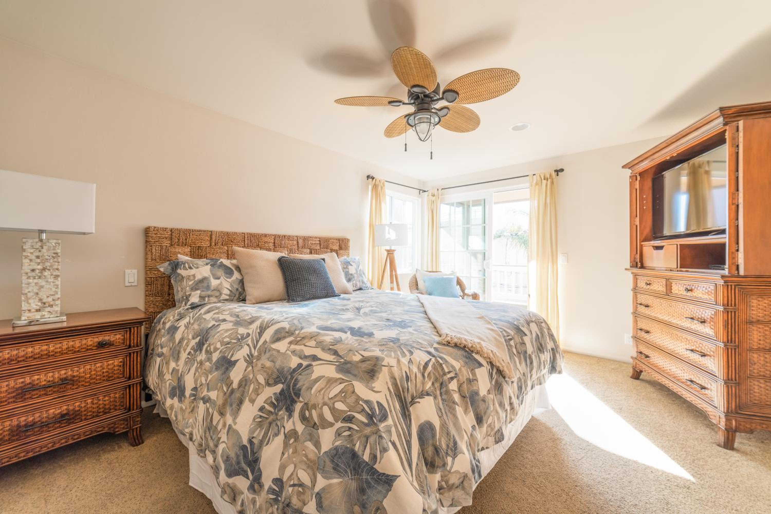 Bayfront Dream - Bay Views, Rooftop Patio, & Garage! view 4