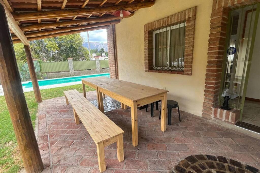 Cosquín Casa a metros del río con pileta - Hasta 12 personas