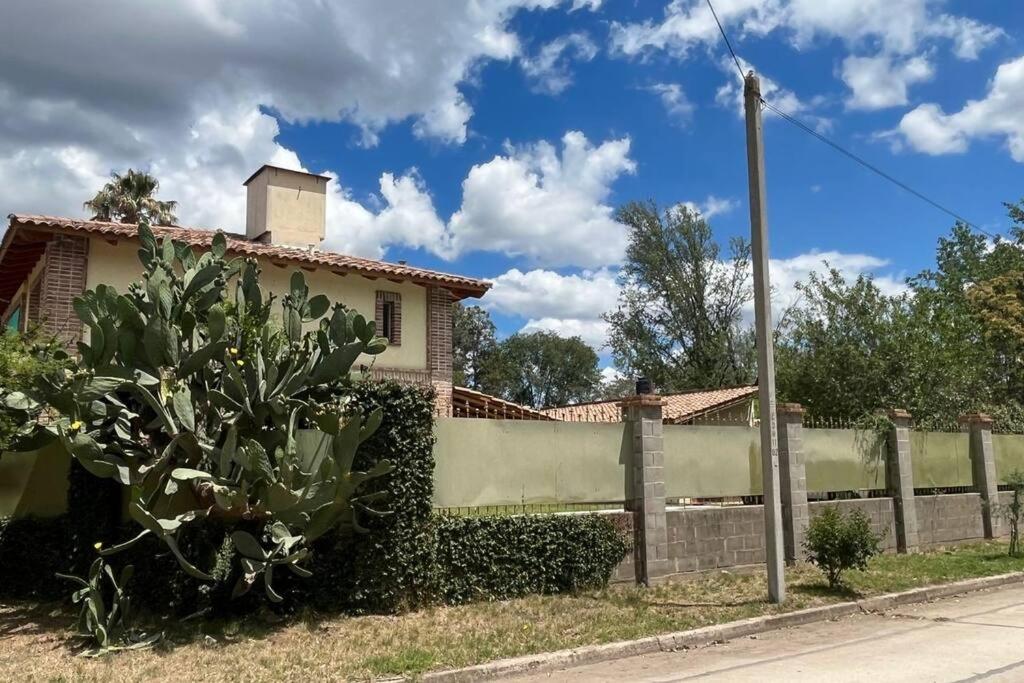 Cosquín Casa a metros del río con pileta - Hasta 12 personas