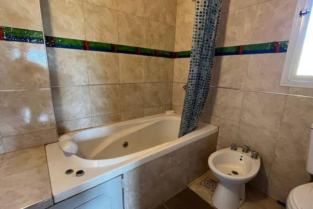 Cosquín Casa a metros del río con pileta - Hasta 12 personas