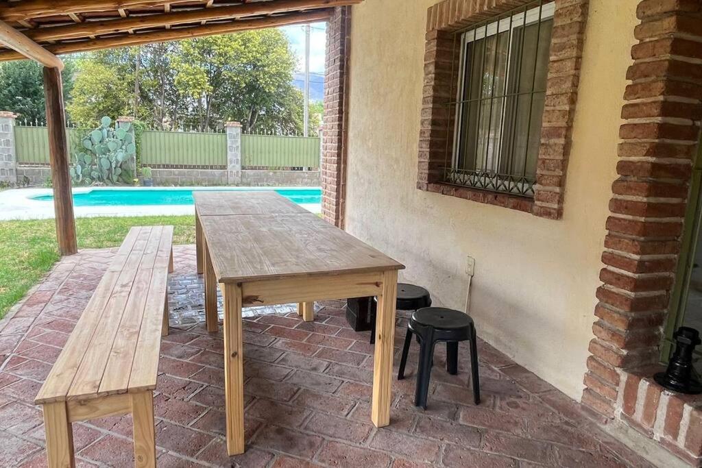 Cosquín Casa a metros del río con pileta - Hasta 12 personas