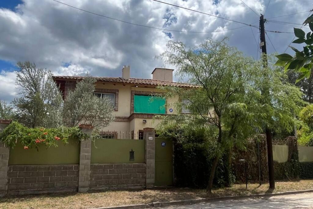 Cosquín Casa a metros del río con pileta - Hasta 12 personas