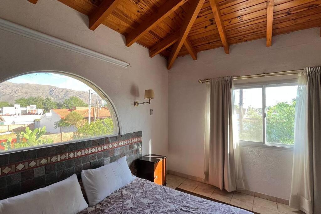 Cosquín Casa a metros del río con pileta - Hasta 12 personas