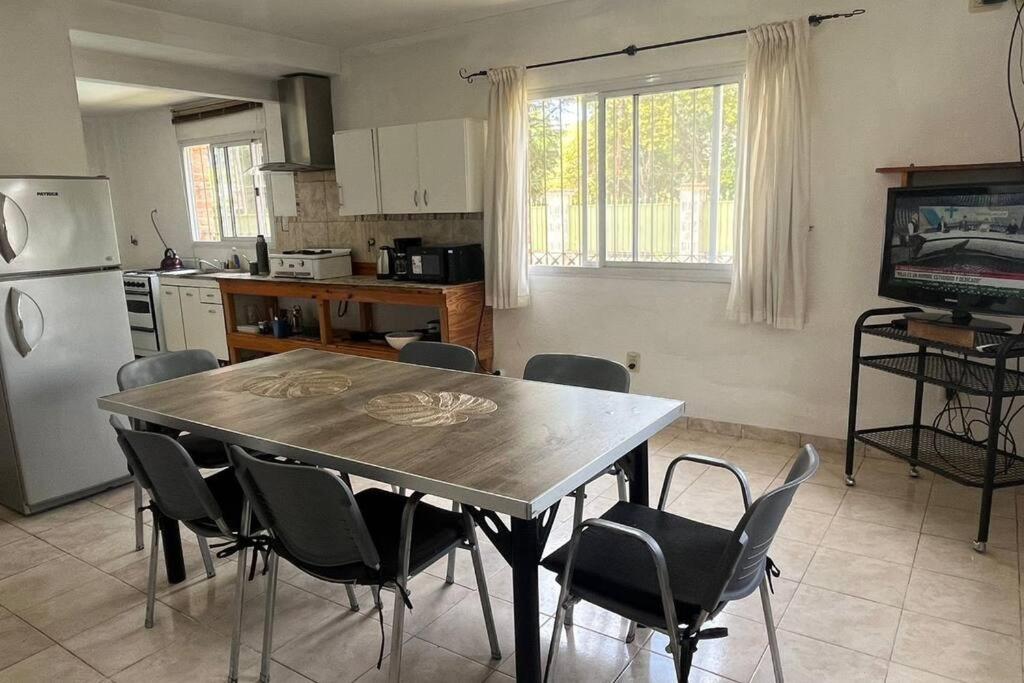 Cosquín Casa a metros del río con pileta - Hasta 12 personas