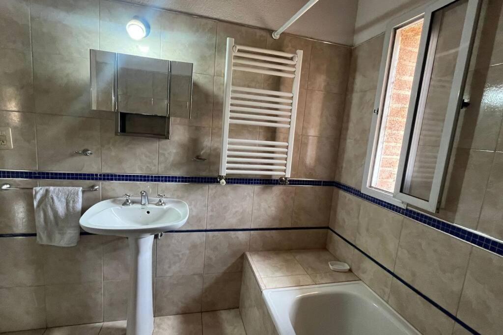 Cosquín Casa a metros del río con pileta - Hasta 12 personas