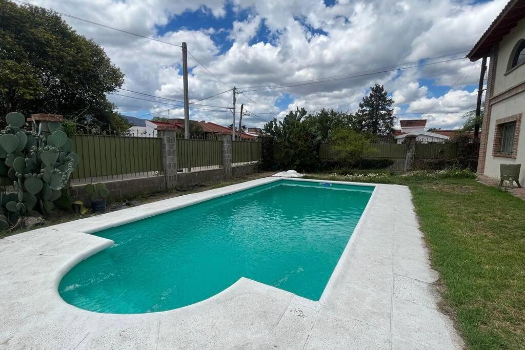 Cosquín Casa a metros del río con pileta - Hasta 12 personas
