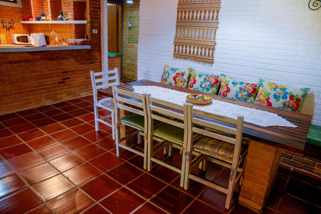 Otima casa c Wi Fi 8 min da praia Barequecaba SP