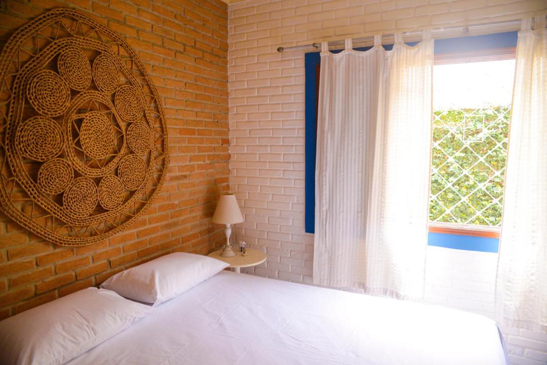 Otima casa c Wi Fi 8 min da praia Barequecaba SP