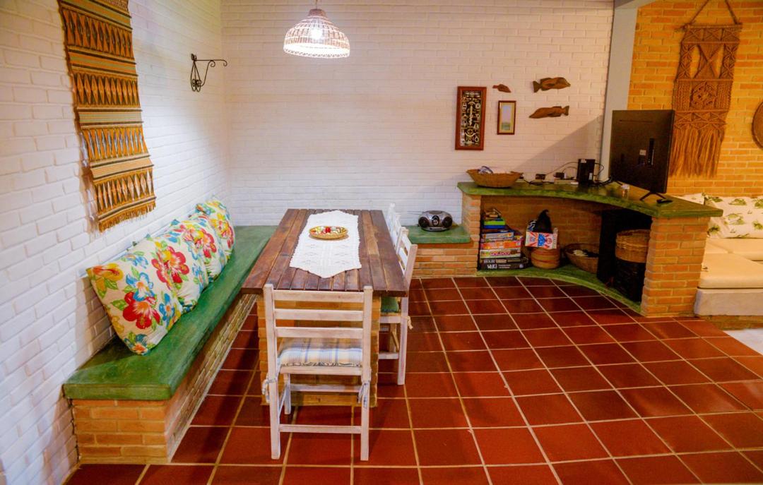 Otima casa c Wi Fi 8 min da praia Barequecaba SP