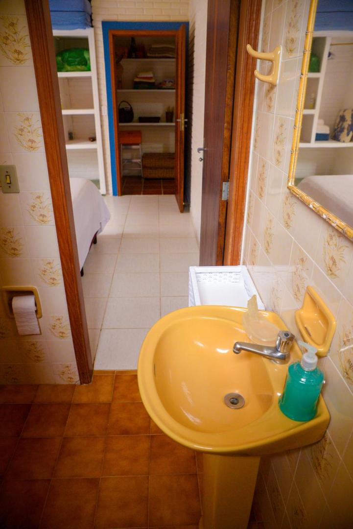 Otima casa c Wi Fi 8 min da praia Barequecaba SP