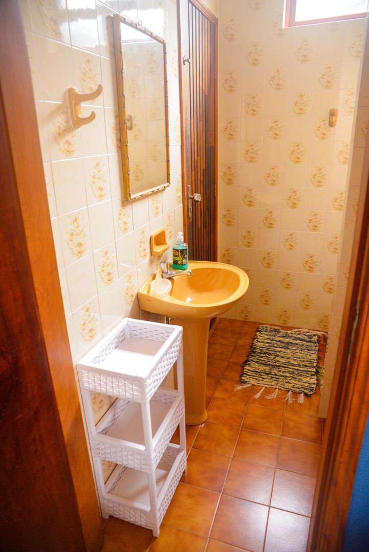 Otima casa c Wi Fi 8 min da praia Barequecaba SP