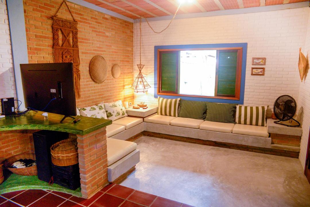 Otima casa c Wi Fi 8 min da praia Barequecaba SP