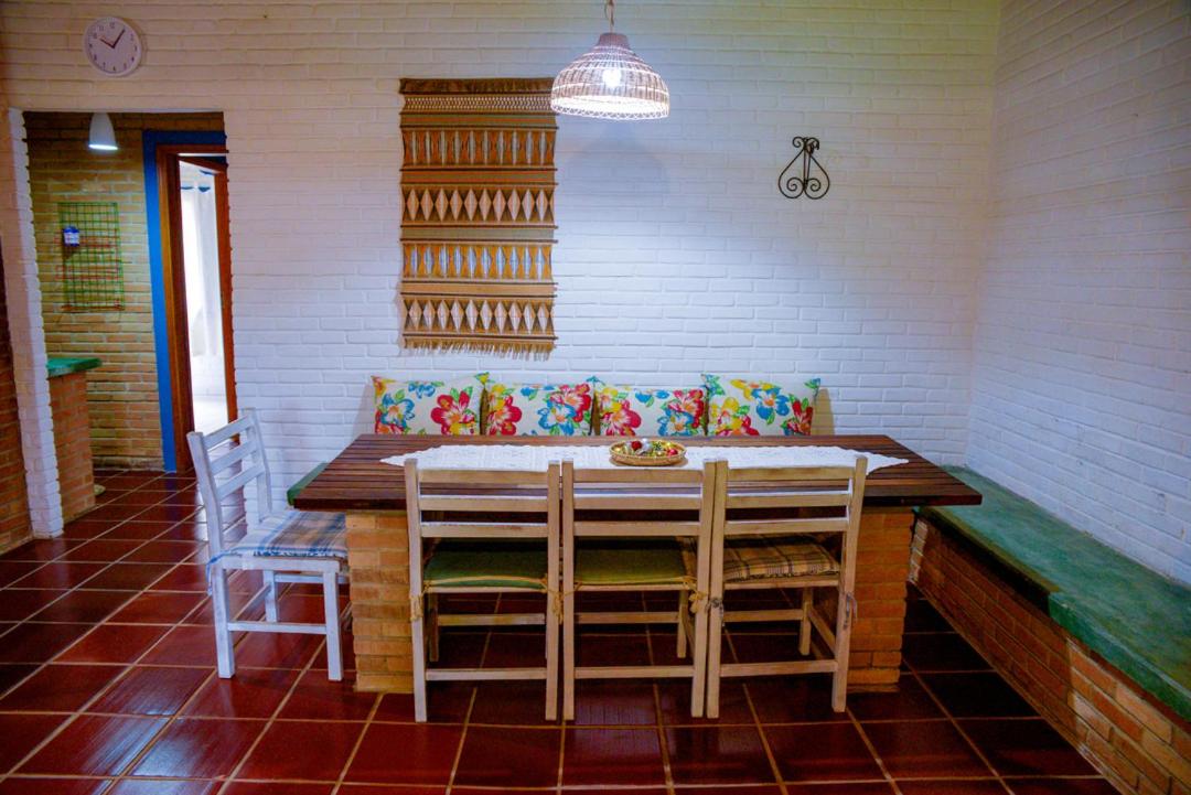 Otima casa c Wi Fi 8 min da praia Barequecaba SP