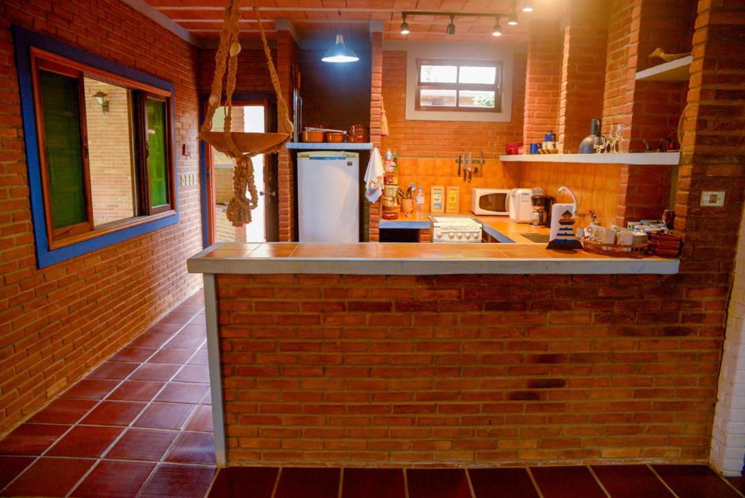 Otima casa c Wi Fi 8 min da praia Barequecaba SP
