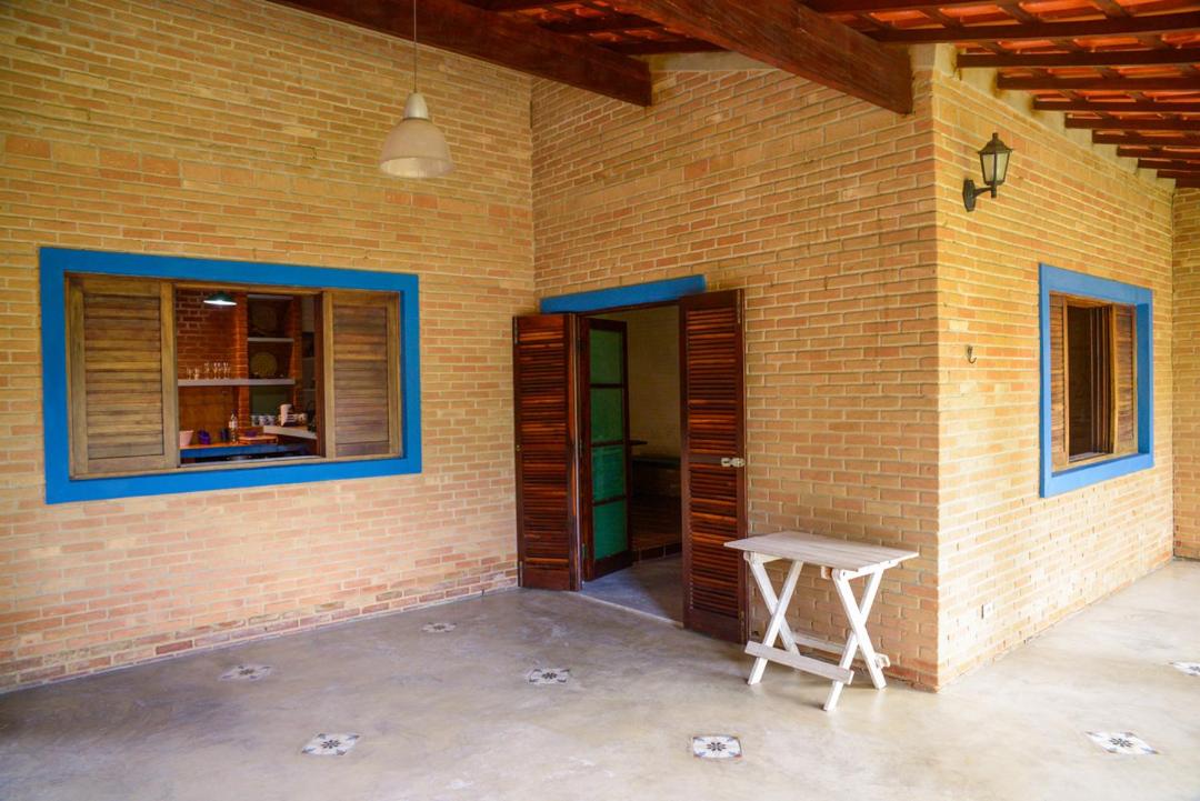 Otima casa c Wi Fi 8 min da praia Barequecaba SP