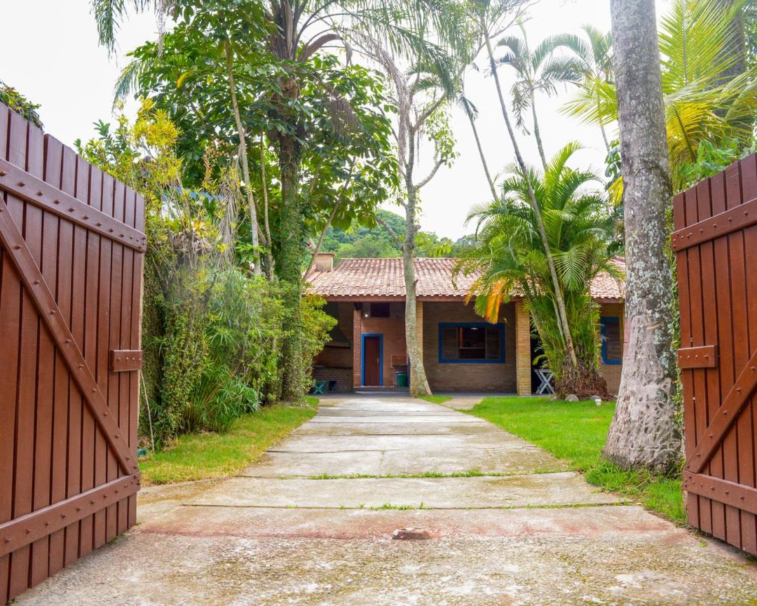 Otima casa c Wi Fi 8 min da praia Barequecaba SP