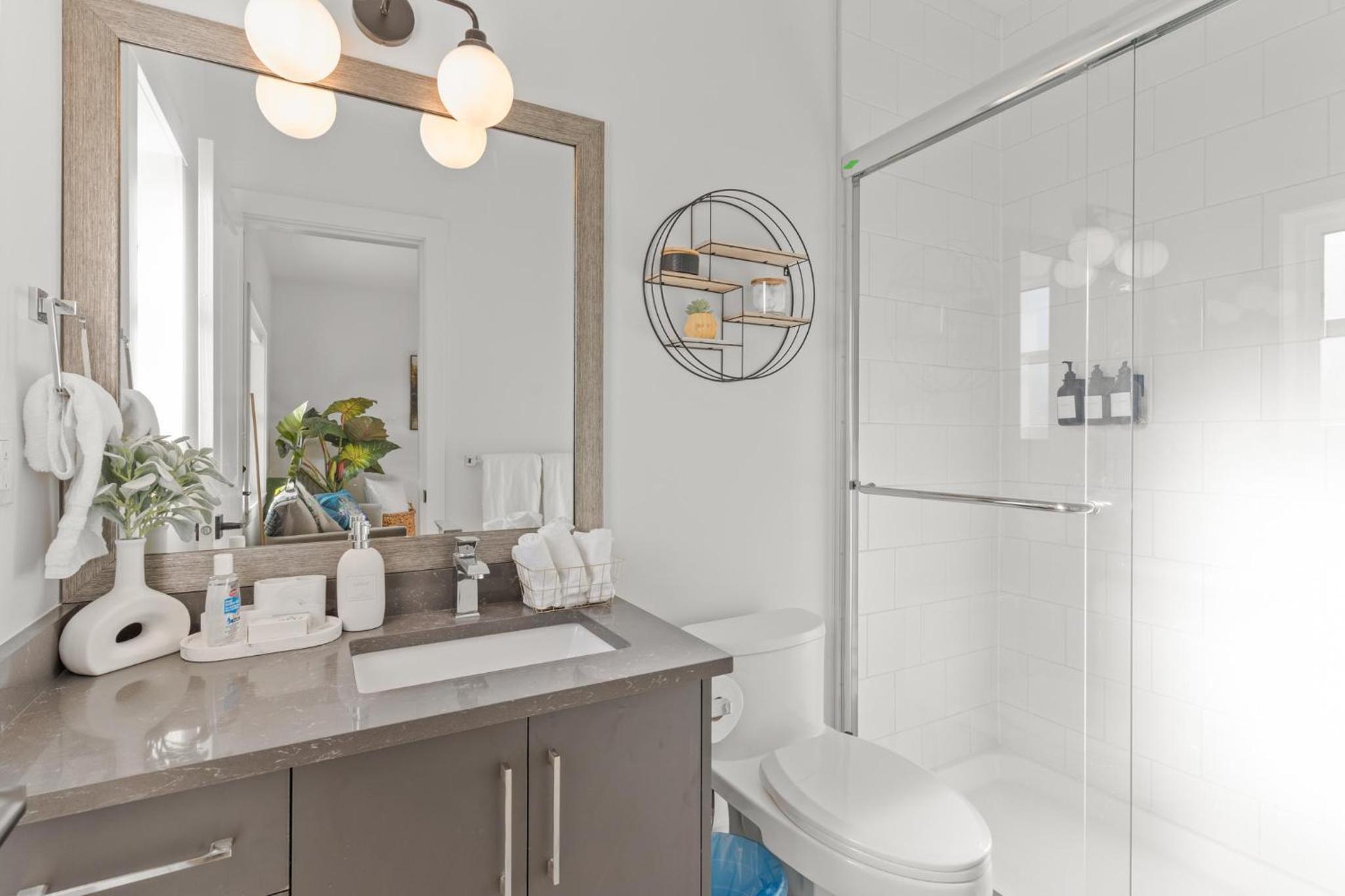 Gorgeous Chilliwack Gem Suite