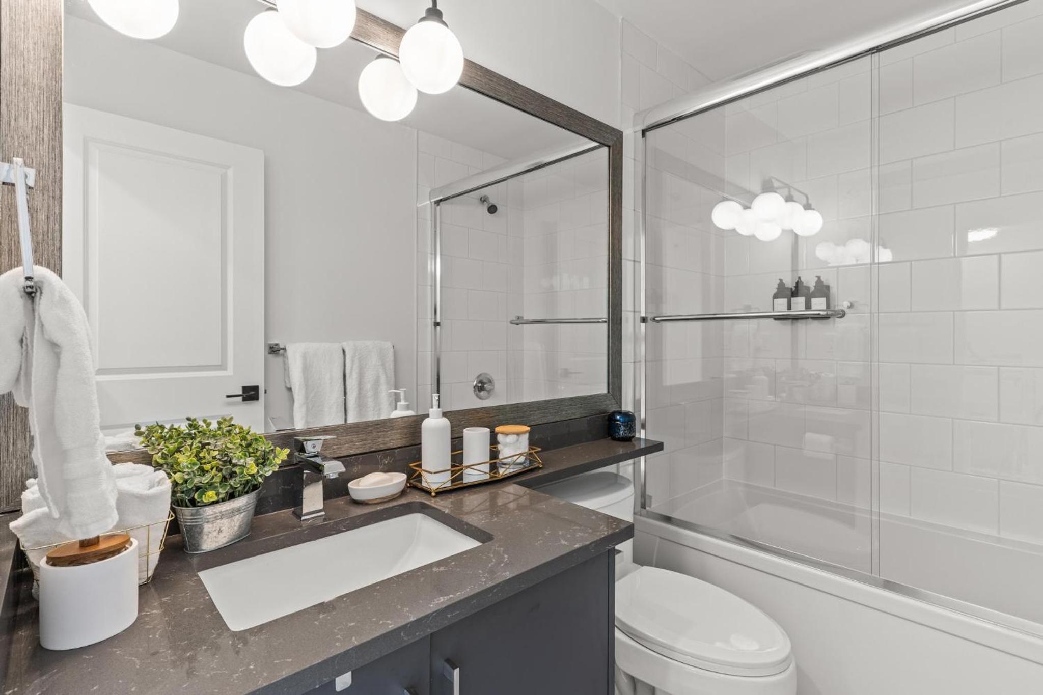 Gorgeous Chilliwack Gem Suite
