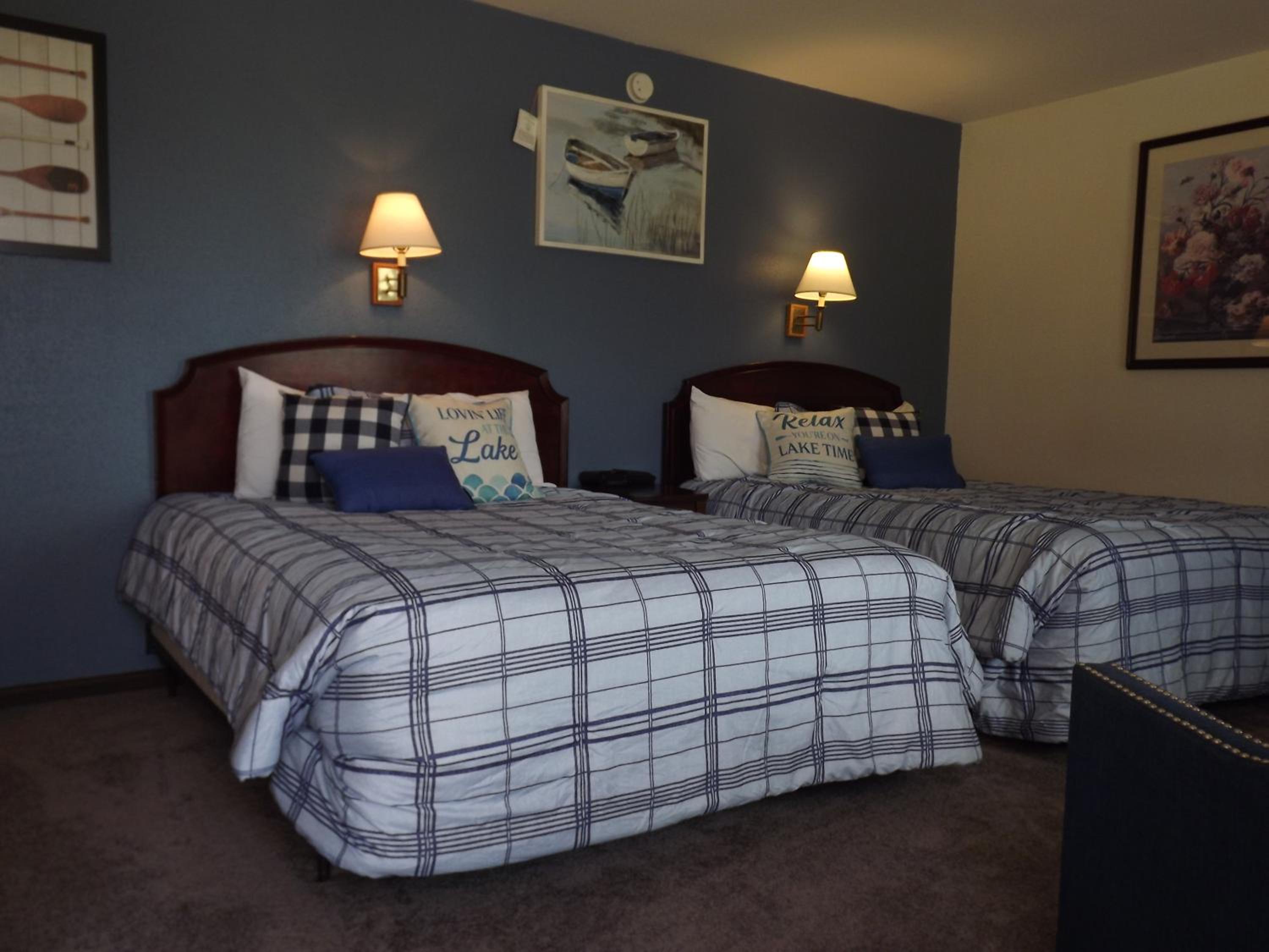Crest Country Inn