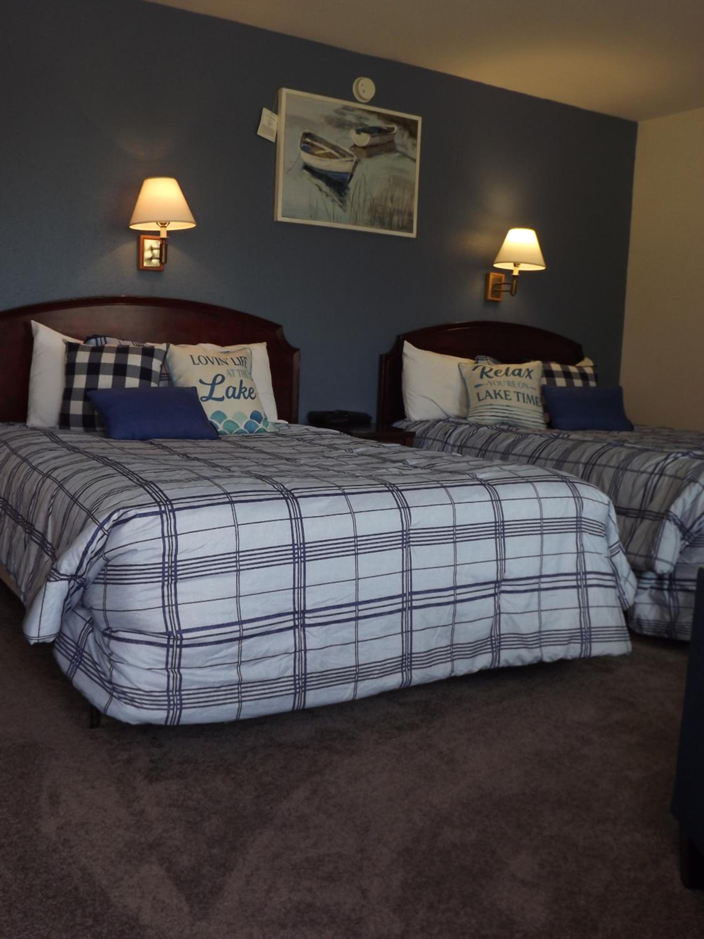 Crest Country Inn