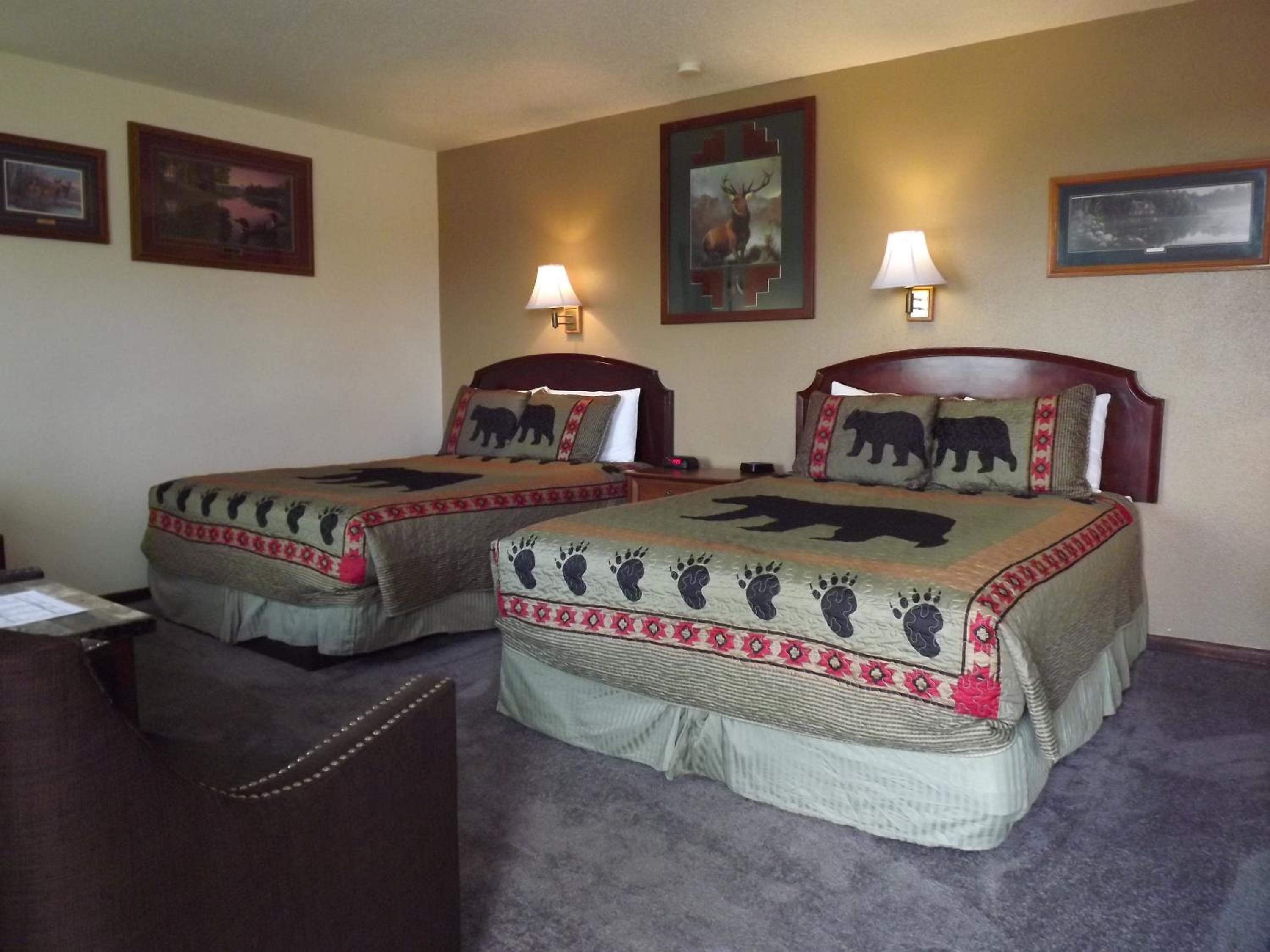 Crest Country Inn